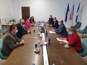 Minister za delo, družino, socialne zadeve in enake možnosti na sestanku s predstavniki Občine Litija